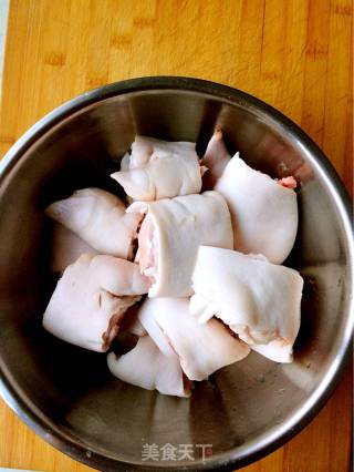 Stewed Pork Knuckles with Red Kidney Beans recipe