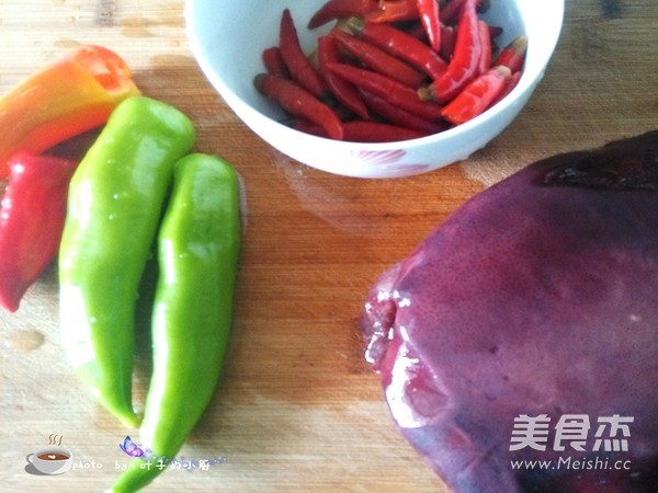 Stir-fried Pork Liver with Pickled Peppers recipe