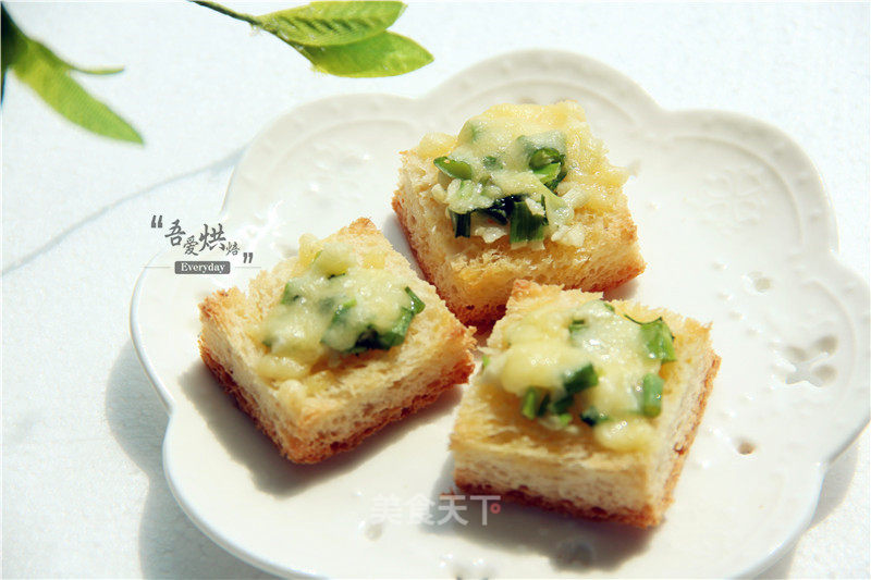 Grilled Toast with Garlic and Cheese recipe