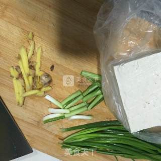 Milky White Crucian Fish Tofu Soup recipe