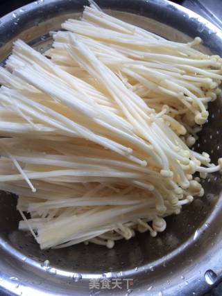 Enoki Mushroom Mixed with Cucumber recipe