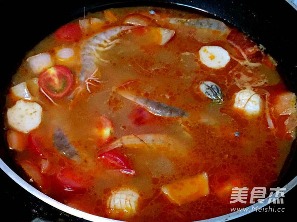 Thai Seafood Tom Yum Goong Soup recipe