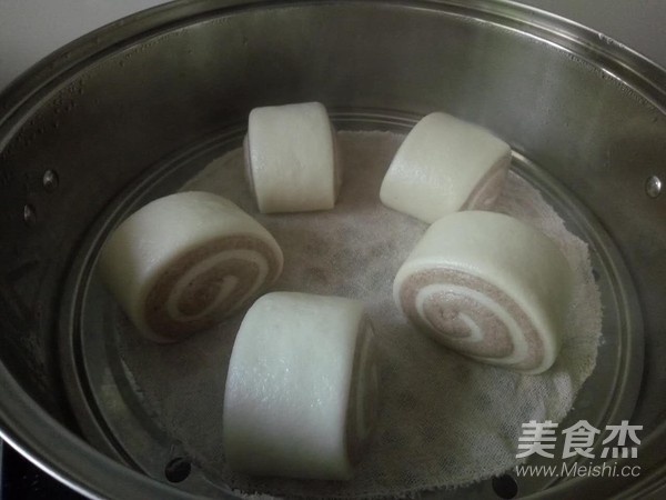 Brown Wheat Two-color Steamed Buns recipe