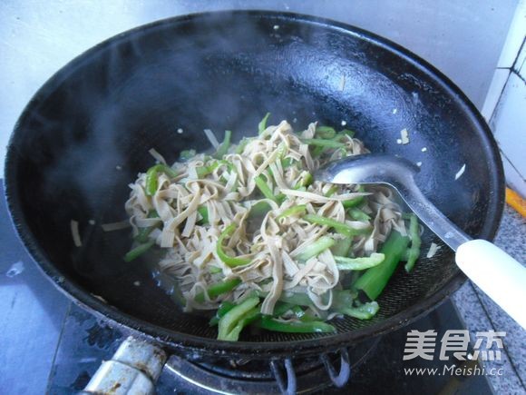 Spicy Stir-fried Tofu Shreds recipe