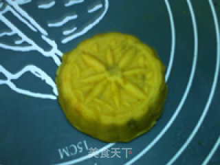 Sweet Potato Mooncakes with Bean Paste and Date Mashed recipe