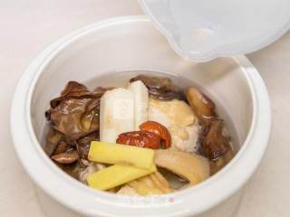 Yam and Red Date Chicken Soup recipe