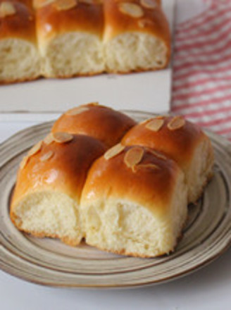 Almond Squeeze Bread