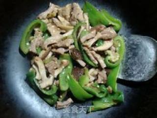 Stir-fried Pork with Mushrooms and Green Pepper recipe