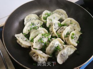 Shepherd's Purse, Spring Bamboo Shoots and Fresh Meat Fried Dumplings recipe