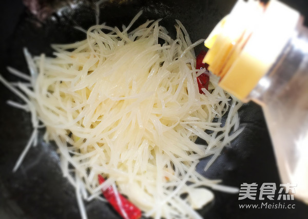 Vinegar Shredded Potatoes recipe