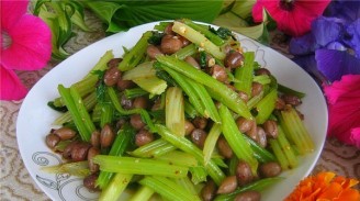 Peanuts Mixed with Celery recipe