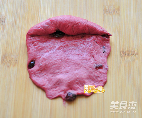 Red Yeast Cranberry Buns recipe