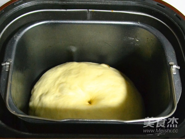 Dried Fruit Soft European Buns for The First Try recipe