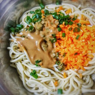 Hot Noodles with Sesame Paste recipe