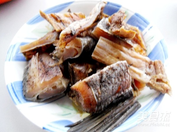 Roasted Dried Fish with Scallions recipe