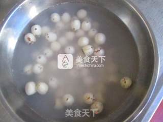 Lotus Seed and Tremella Soup recipe