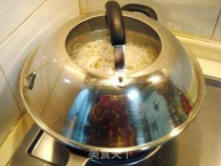 Assorted Fried Noodles with Shredded Pork recipe