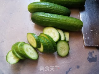 Cucumber Fungus Mixed with Arctic Shellfish recipe