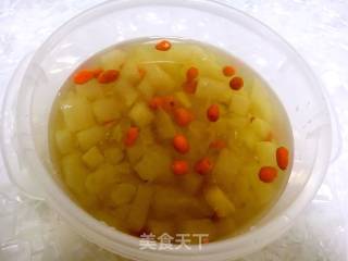 Snow Lotus Seed, Rock Sugar, Pear Soup recipe