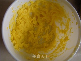 Coconut Chrysanthemum Bread recipe
