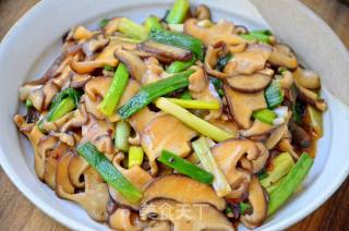 Stir-fried Shiitake Mushrooms with Garlic recipe