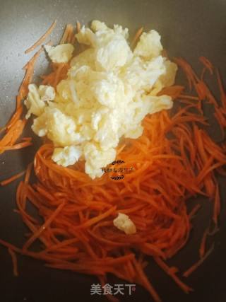Scrambled Eggs with Carrots recipe