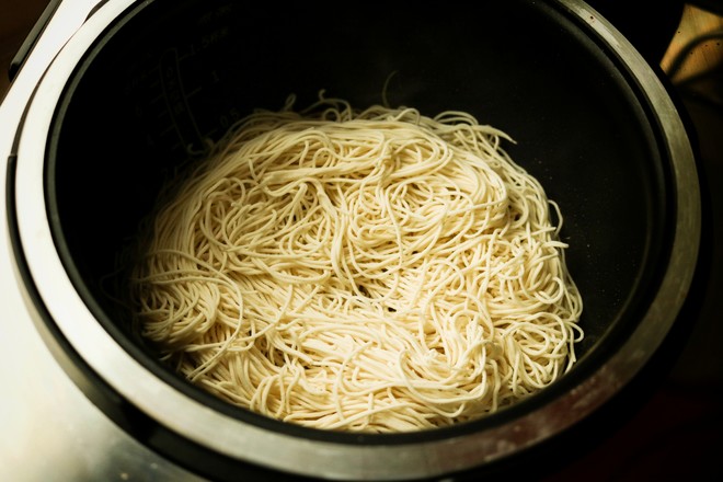Braised Noodles with Shredded Pork recipe
