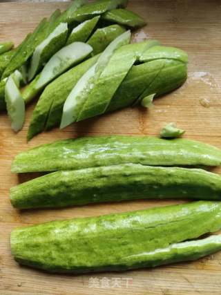 Sea Rice Mixed with Cucumber recipe