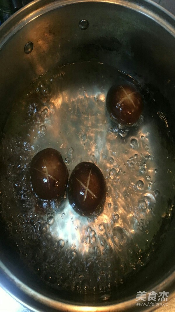 Homemade Family Mushroom Chicken Claypot Rice recipe