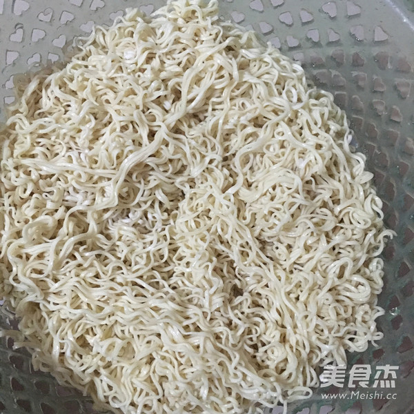 Fried Noodles with Egg and Ham recipe