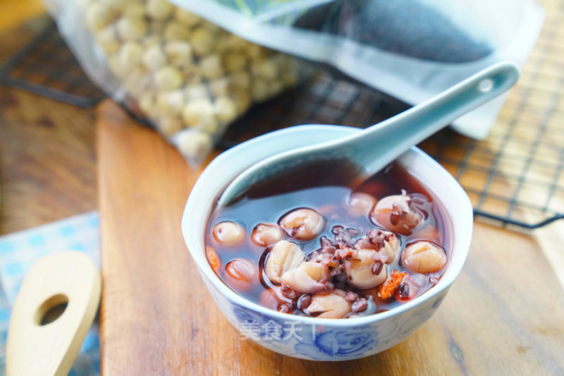 Lotus Seed Black Rice Soup recipe