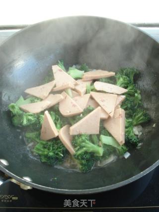 Stir-fried Ham with Broccoli recipe