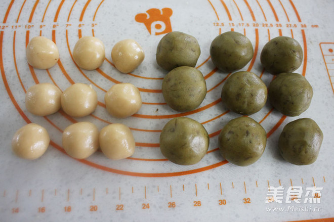 Muji's Mung Bean Paste Mooncake recipe