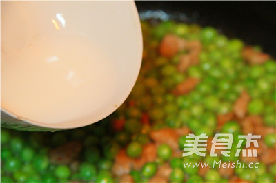 Fried Diced Pork with Small Peas recipe