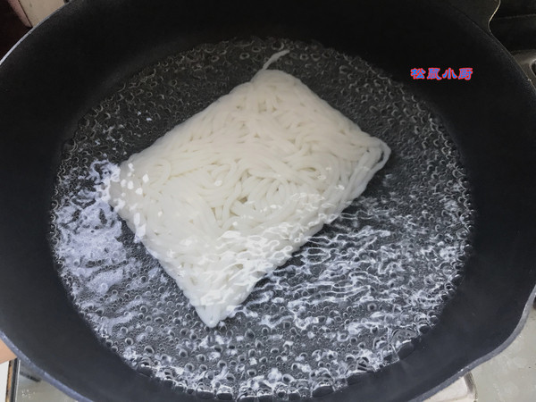 Stir-fried Rice Noodles with Seasonal Vegetables recipe