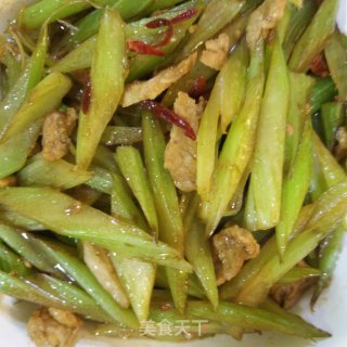 Celery Stir-fried Pork recipe