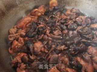 Chicken Ribs Stewed with Mushrooms recipe