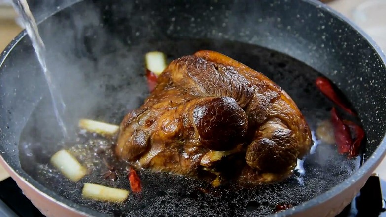 Braised Pork Elbow in Private House recipe