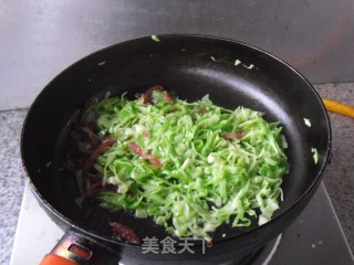 Fried Noodles with Green Cabbage recipe