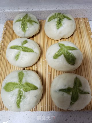 Two-color Flowering Spinach Steamed Buns recipe