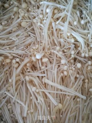 Fried Enoki Mushroom with Cucumber recipe