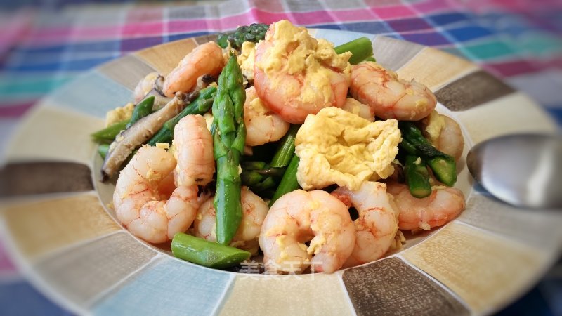 Asparagus and Shrimp Eggs recipe