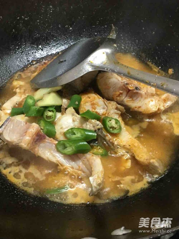 Braised Grass Carp in Red Sour Soup recipe