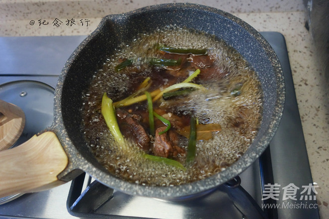 Beef Noodles are Delicious and Convenient recipe