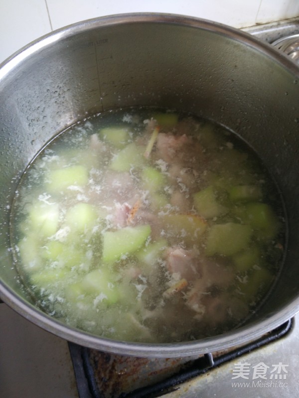 Chayote Intestine Pork Soup recipe