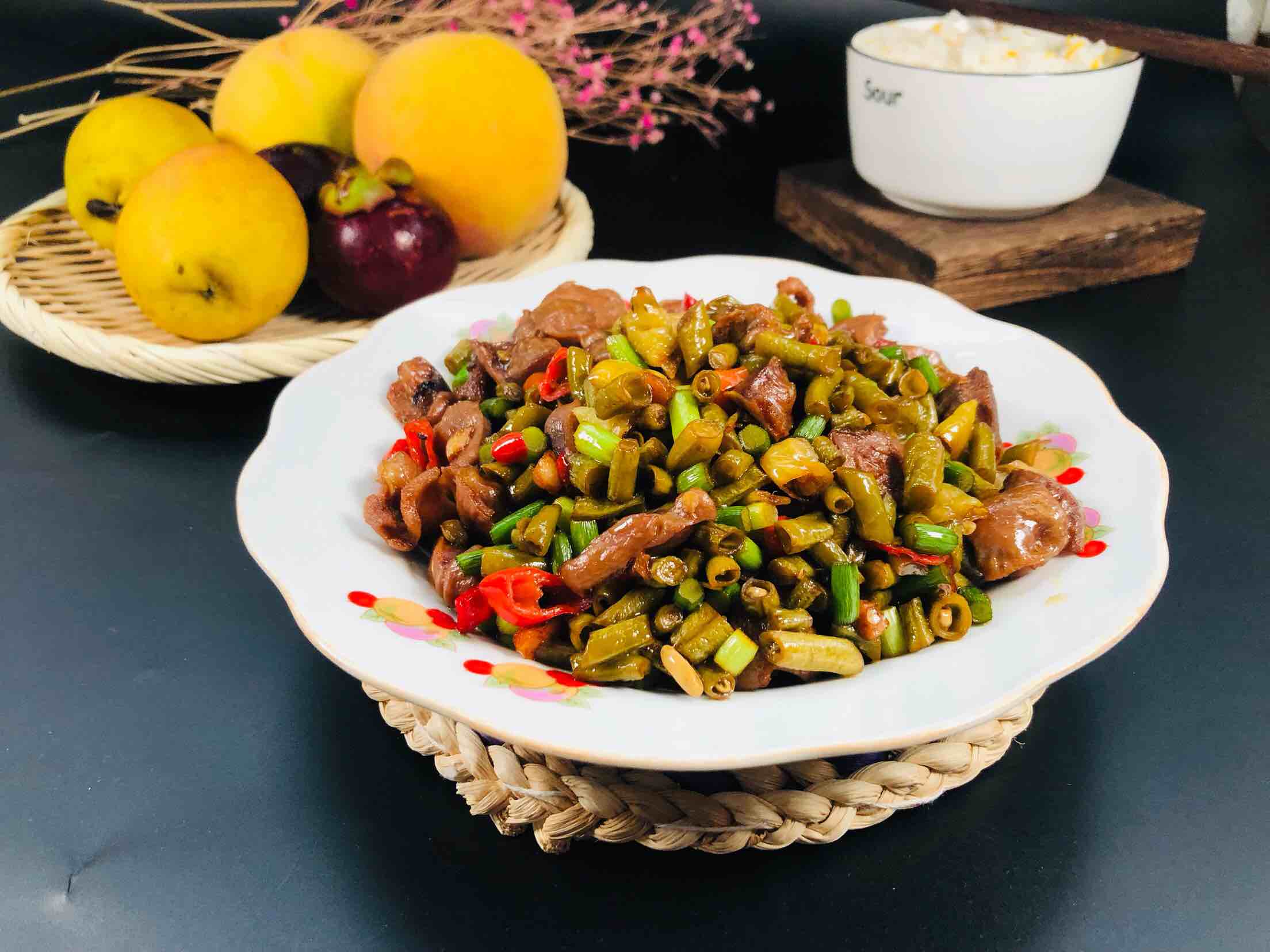 Stir-fried Chicken Gizzards with Sour Cowpeas recipe