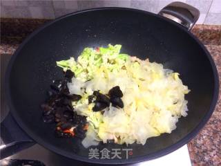 Stir-fried Pork with Double-ear Cauliflower recipe