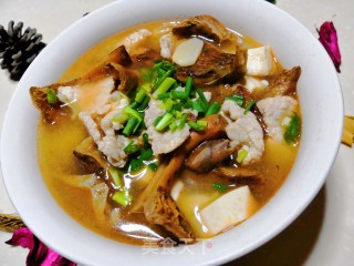 Tasty Wild Pine Mushroom Tofu Pork Soup recipe