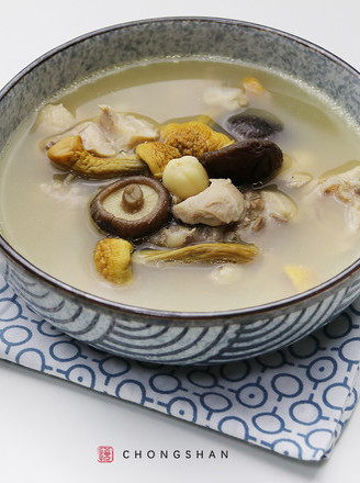 Agaricus and Flower Mushroom Stewed Chicken recipe