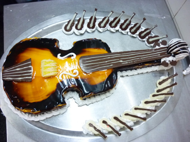 Violin Cake recipe